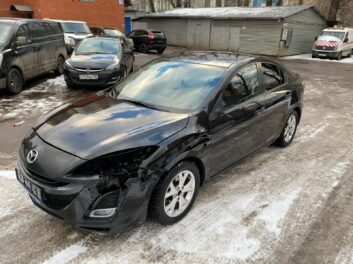 Mazda 3 1.6 автомат 2012 года